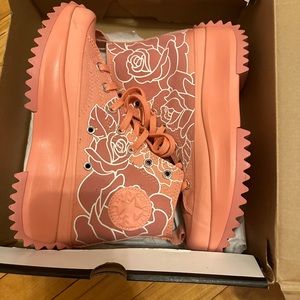 Converse sneaker boots, worn once